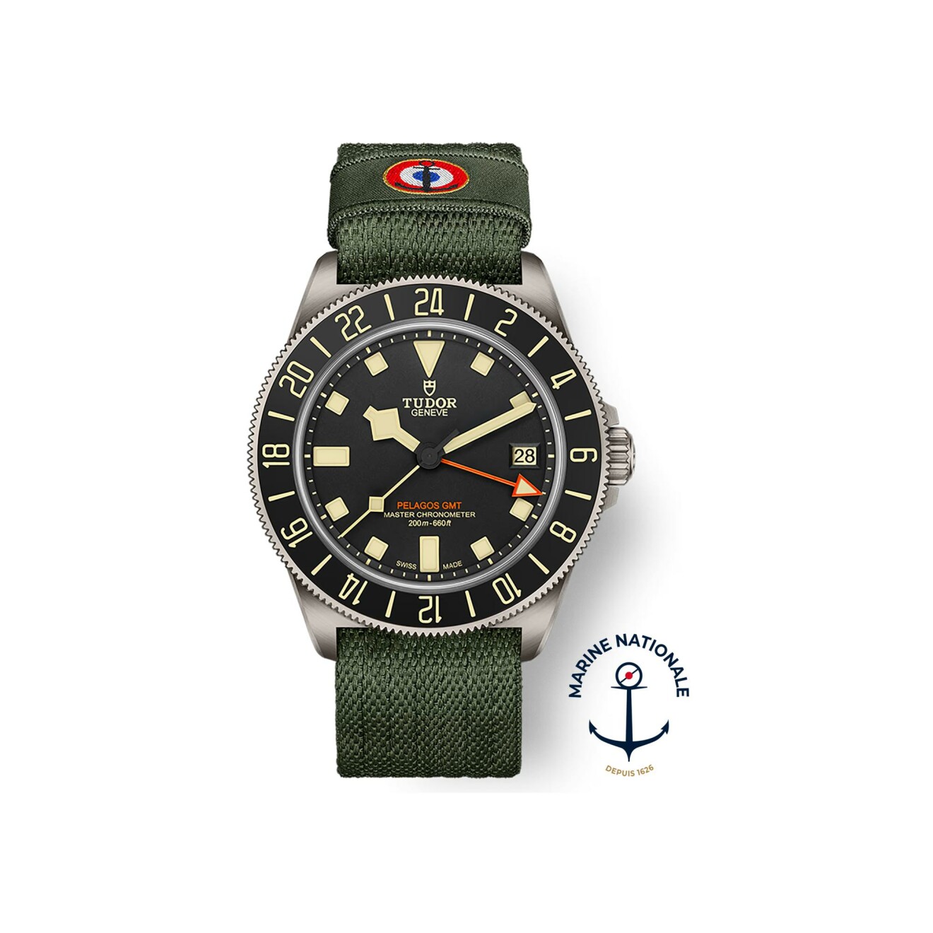 Montre TUDOR Pelagos FXD GMT, boîtier 42 mm en titane, bracelet en tissu vert