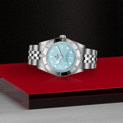 Montre TUDOR Black Bay 54, boîtier en acier, 37 mm, cadran bleu