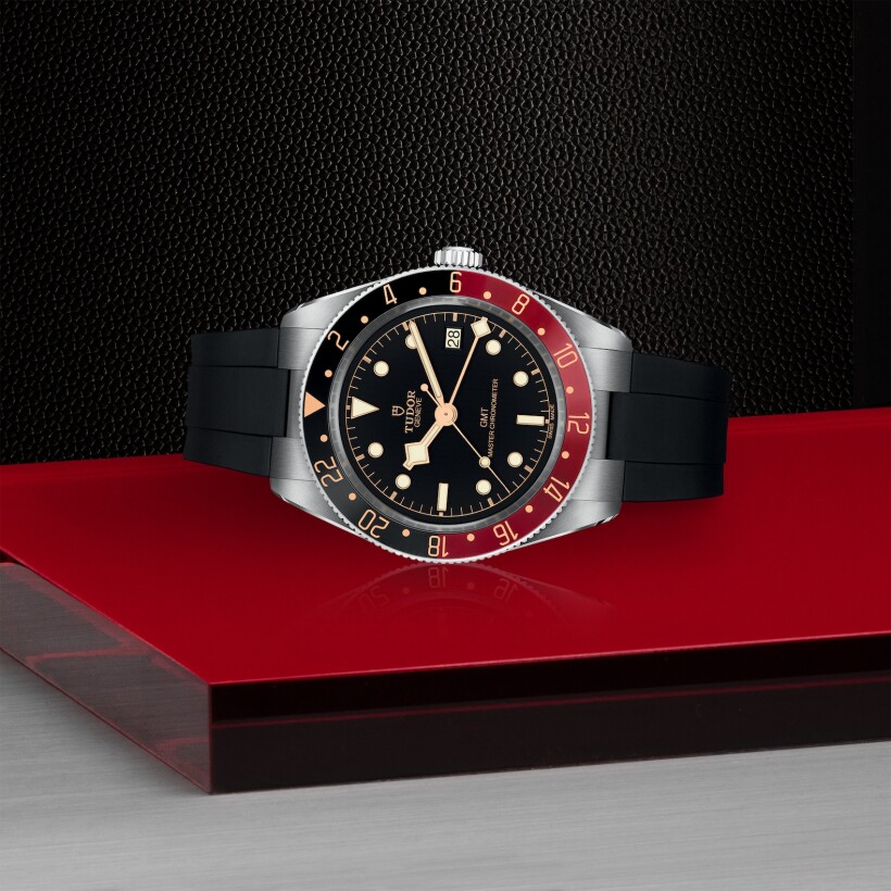 Black Bay 58 GMT watch, 39mm steel case, rubber strap