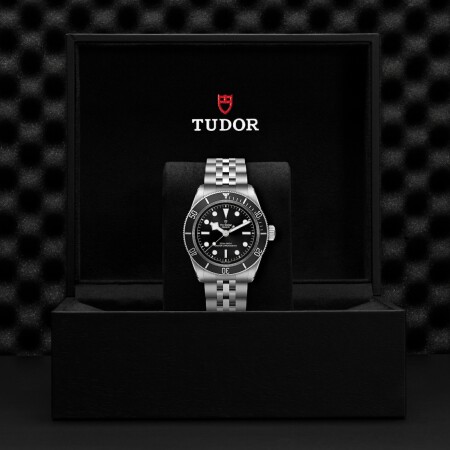 Montre TUDOR Black Bay, boîtier en acier, 41 mm, bracelet en acier