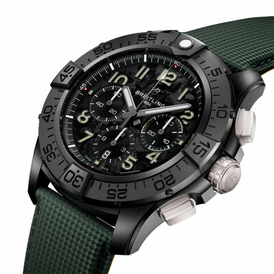 Montre Breitling Super Avenger B01 Chronograph 46 Night Mission watch