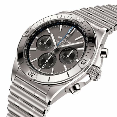 Montre Breitling Chronomat Automatic 42 B01 Titanium