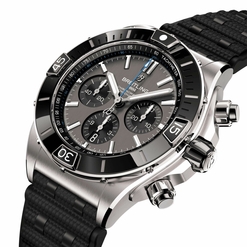 Montre Breitling Super Chronomat Automatic 44 B01 Titanium