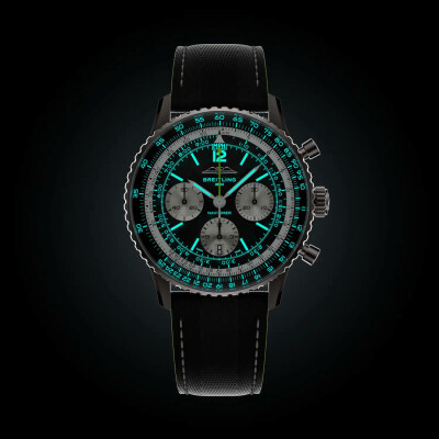 Montre Breitling Navitimer B01 Chronograph 43 Aston Martin Aramco Formula One™ Team Édition Limitée EB01381A1B1X1