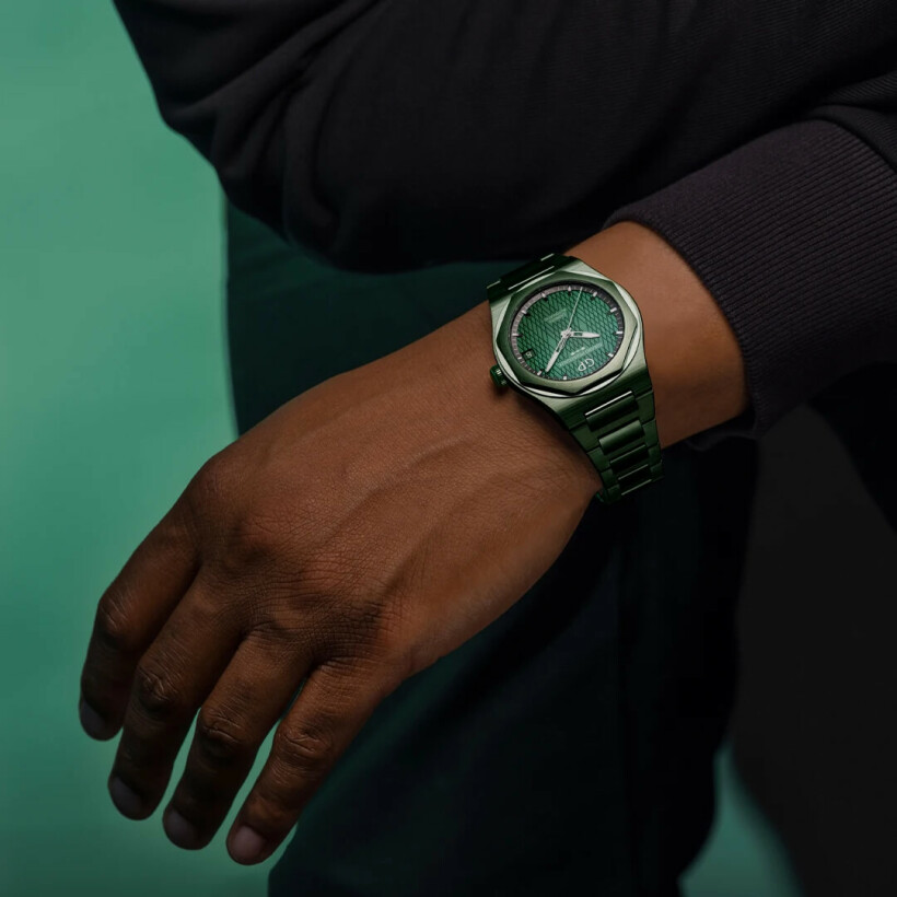 Girard-Perregaux Laureato 42mm Green Ceramic Aston Martin Limited Edition watch