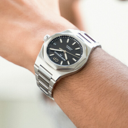 Girard-Perregaux Laureato 42mm watch