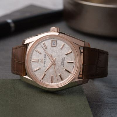 Montre Grand Seiko Heritage Collection Hi-Beat 36000 "Sakura-Kakushi" SBGH368