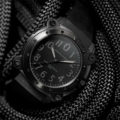 Montre Hamilton Khaki Navy BeLOWZERO Titanium Auto H78505330