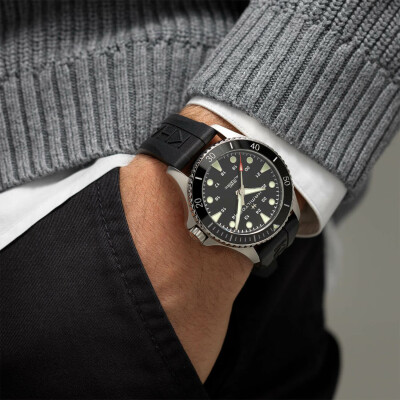 Montre Hamilton Khaki Navy Scuba Auto H82515330