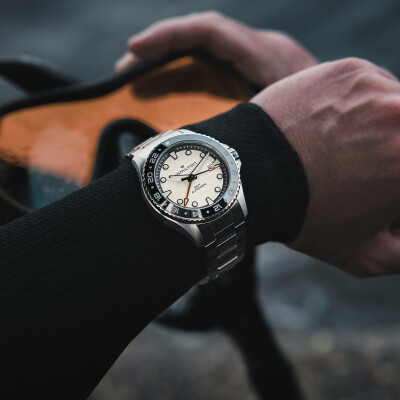 Montre HAMILTON Khaki Navy Scuba Automatic GMT 43mm H82555150