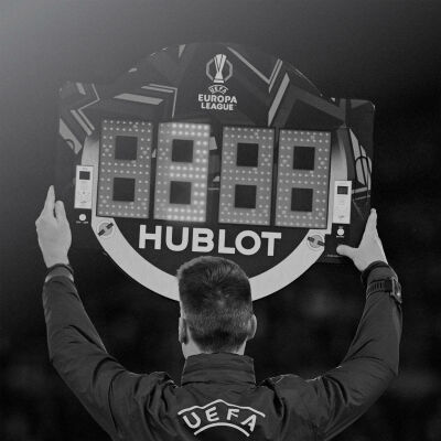 Montre Hublot Classic Fusion Chronograph UEFA Europa League Titanium Carbon