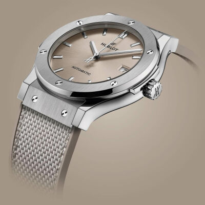 Montre Hublot Classic Fusion Titanium Essential Taupe 45mm