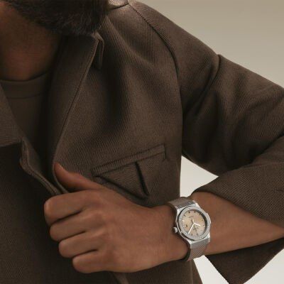 Montre Hublot Classic Fusion Titanium Essential Taupe 45mm