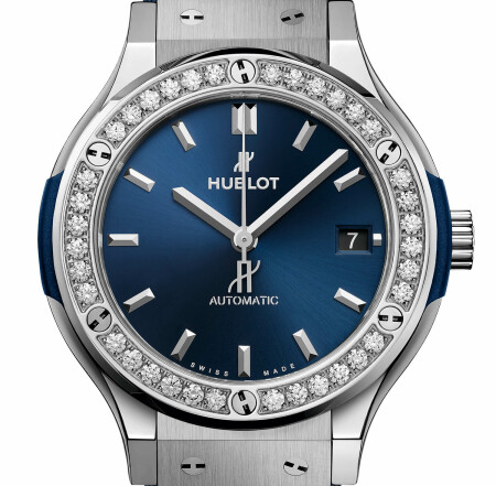 Montre Hublot Classic Fusion Titanium Blue Diamonds 38mm