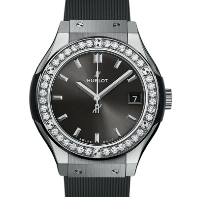Montre Hublot Classic Fusion Racing Grey Titanium Diamonds 33mm