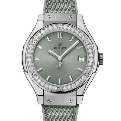 Montre Hublot Classic Fusion Titanium Sage Green Diamonds 33mm