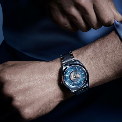 Montre OMEGA Seamaster Aqua Terra 150M Co-Axial Master Chronometer GMT Worldtimer 43mm Summer Blue