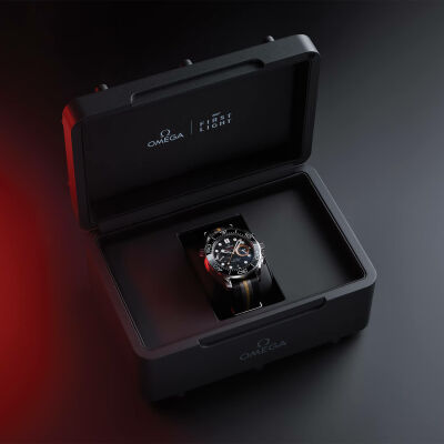 Montre OMEGA Seamaster Diver 300M Chronograph 007 First Light