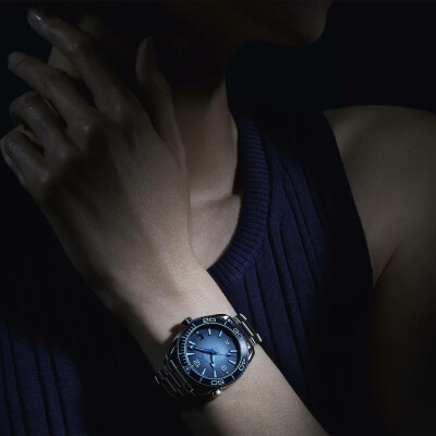 Montre Omega Seamaster Planet Ocean 600M Co-Axial Master Chronometer 39,5mm Summer Blue