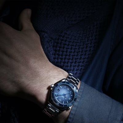 Montre Omega Seamaster Planet Ocean 600M Co-Axial Master Chronometer 39,5mm Summer Blue