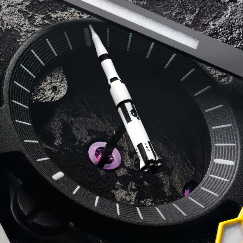 Montre OMEGA Speedmaster Dark side of the moon chronographe 44mm