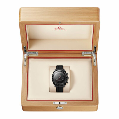 Montre OMEGA Speedmaster Dark Side of the Moon Chronograph 44mm