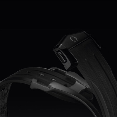 Montre OMEGA Speedmaster Dark Side of the Moon Chronograph 44mm