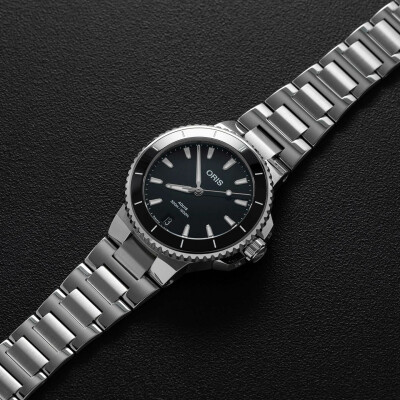 Oris Aquis Date 36.5mm watch