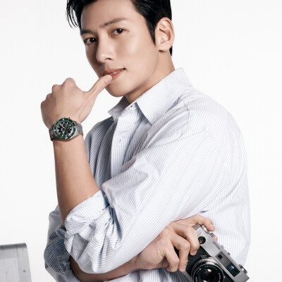 RADO Captain Cook High-Tech Ceramic Automatic Chronograph R32189313 watch