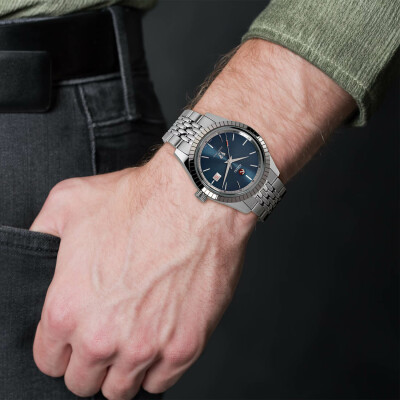 Montre RADO HyperChrome Classic Automatic R33101203