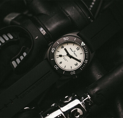 Montre RALF TECH WRV Electric Black Ecume