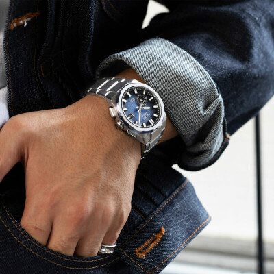 Montre Seiko Astron Quartz GPS Solaire cadran "Terre" SSJ023J1