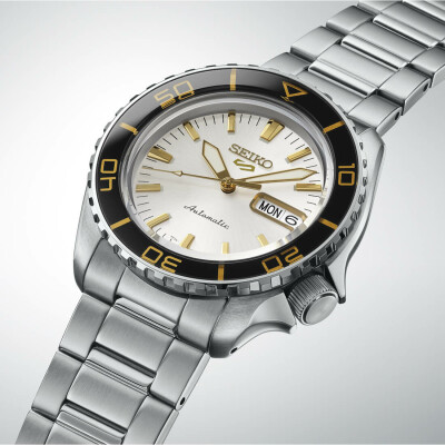 Montre Seiko 5 Sports SKX Series SNZH Formal White HDB004K1