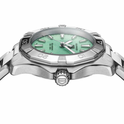 TAG Heuer Aquaracer Professional 200 Solargraph 34mm watch