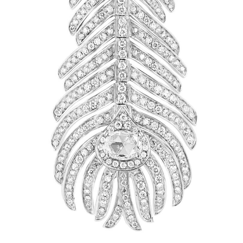 Pendants d'Oreilles Boucheron Plume de Paon, moyen modèle, pavé de diamants sur or blanc