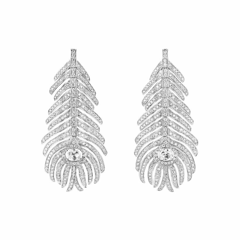 Pendants d'Oreilles Boucheron Plume de Paon, moyen modèle, pavé de diamants sur or blanc