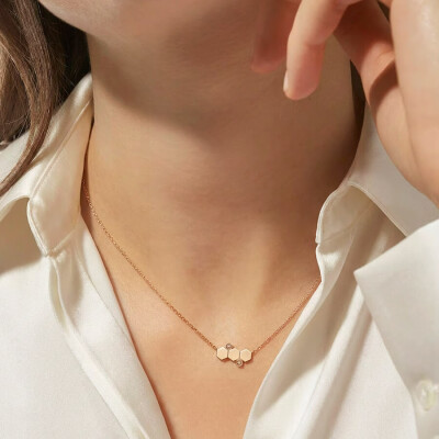 Pendentif Chaumet Bee de Chaumet en or rose et diamants