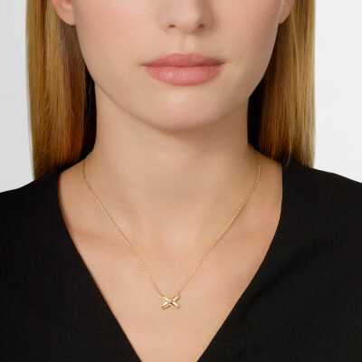 Pendentif Chaumet Jeux de Liens en or jaune et diamant