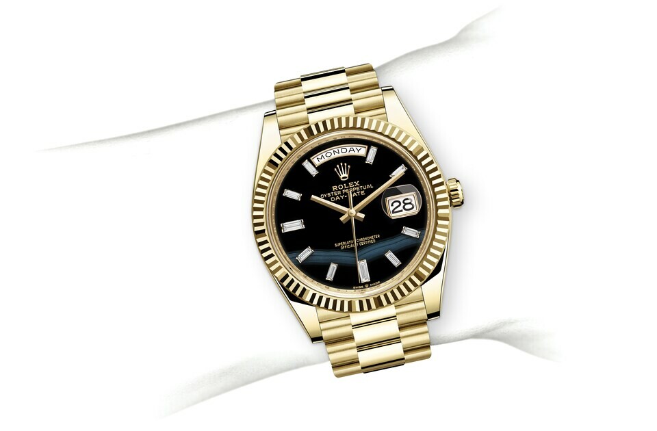 Rolex Day‑Date 40 en or jaune 18 ct M228238-0059 chez Dubail