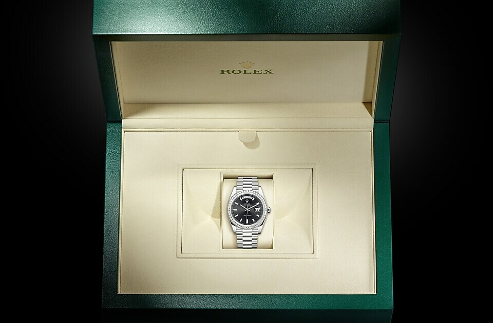 Rolex Day‑Date 40 en Or gris 18 ct M228349RBR-0003 chez Dubail - vue 3