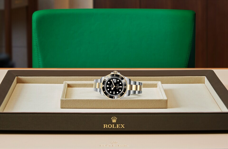 Rolex Sea-Dweller in Yellow Rolesor - combination of Oystersteel and yellow gold M126603-0001 at Dubail - view 4