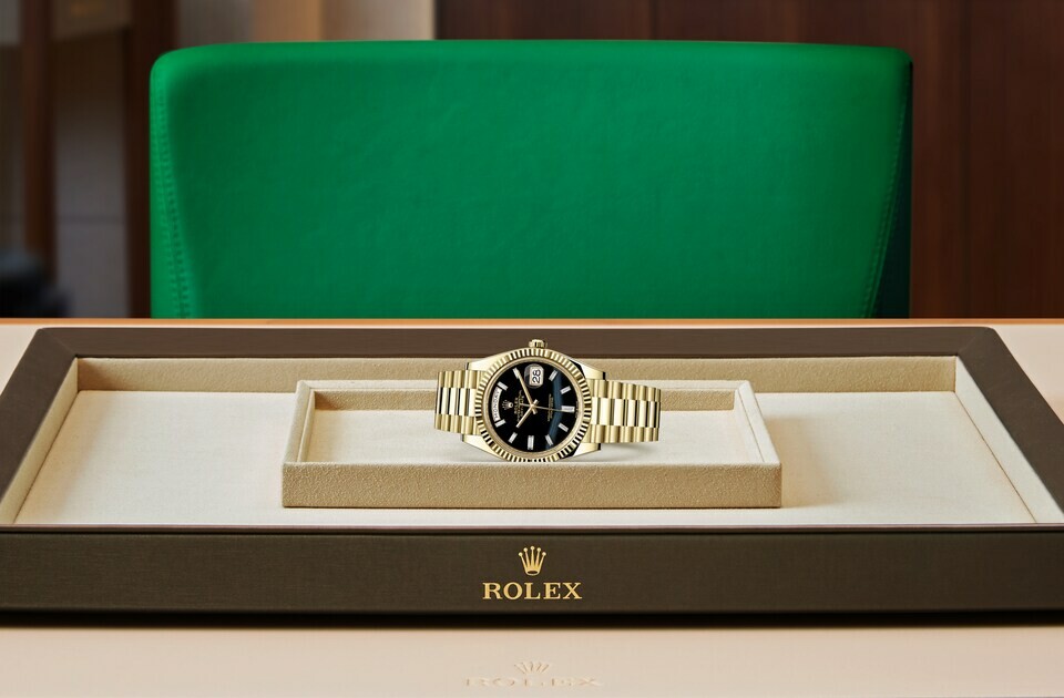 Rolex Day‑Date 40 en or jaune 18 ct M228238-0059 chez Dubail - vue 4