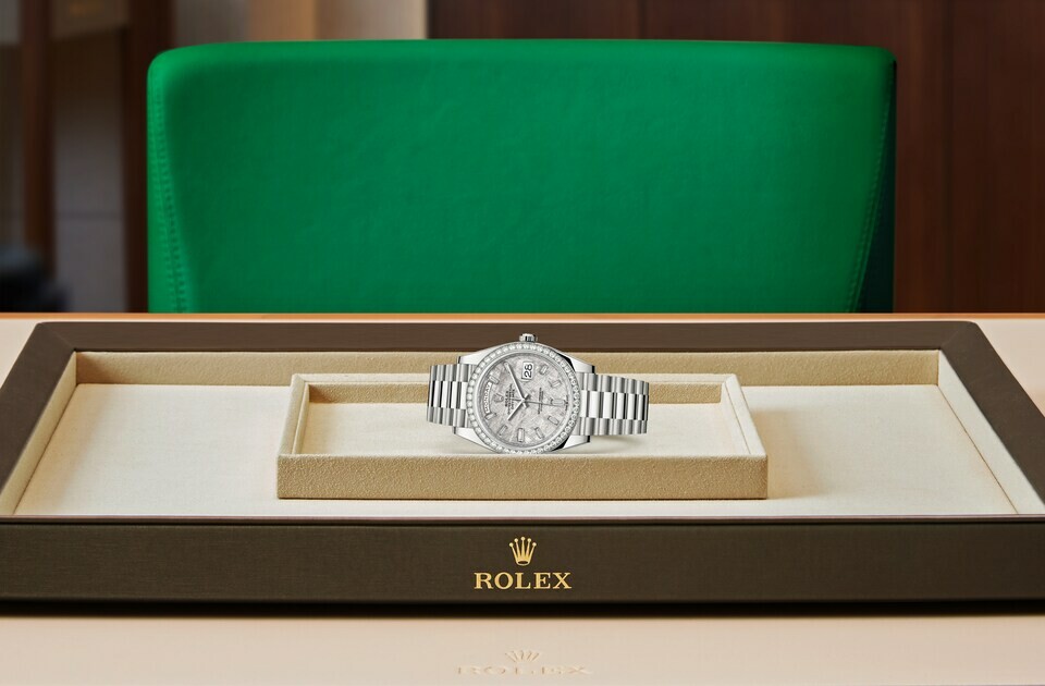 Rolex Day‑Date 40 en Or gris 18 ct M228349RBR-0040 chez Dubail - vue 4