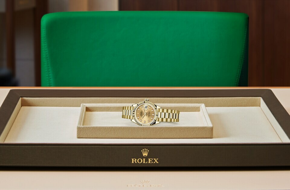 Rolex Lady‑Datejust en or jaune 18 ct M279178-0017 chez Dubail - vue 4
