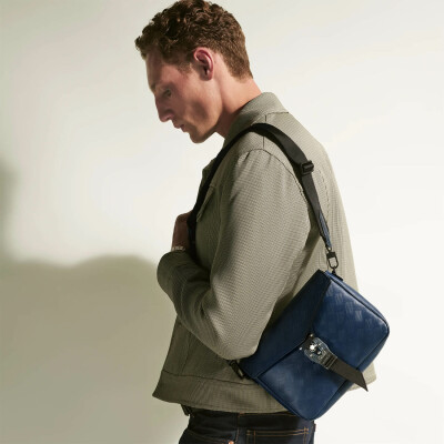 Sac pochette Montblanc Extreme 3.0 compact avec boucle M LOCK 4810