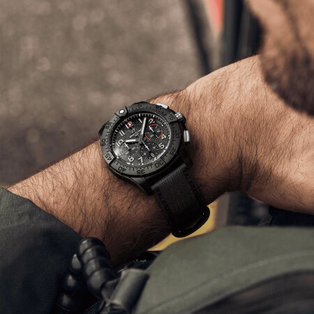 Montre Breitling Avenger B01 Chronograph 44 Night Mission