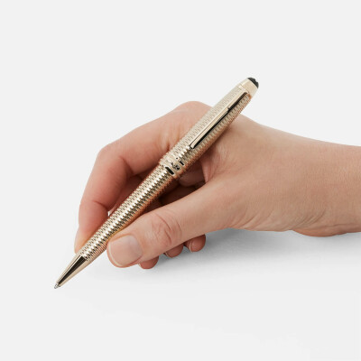 Stylo bille Montblanc Meisterstück Geometry Solitaire Midsize revêtu d'or signature