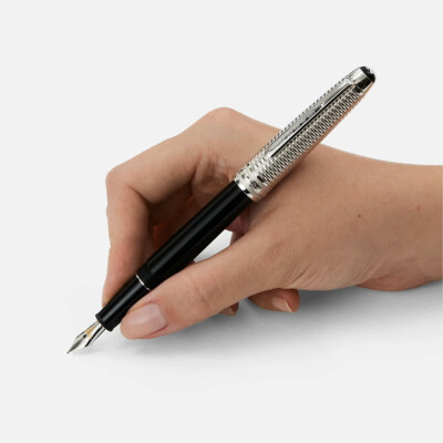 Montblanc Meisterstück Doué Geometry Classique Fountain Pen (M)