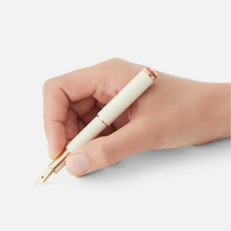 Montblanc Heritage Rouge et Noir "Baby" Special Edition Ivory-coloured Fountain Pen (M)