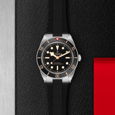 Montre TUDOR  Black Bay 58 boîtier en acier, 39 mm, bracelet en caoutchouc